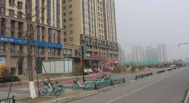 GreenTree Eastern Hotel Chengdu Xindu District Jinshuihe Metro Station, Varaa Hotelli Hotellit Sichuan pysäköinnillä, Pysäköinti