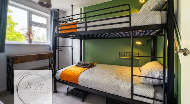 Popular Contractor 2-bed House in Lincoln