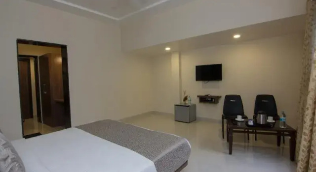 Sunshine Resort, Забронировать Курортный отель Лонавала штат Махараштра
