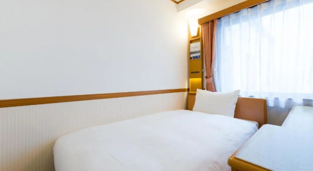 Номер Economy Toyoko Inn Shin-yokohama Ekimae Honkan