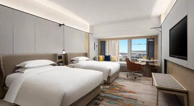 Четырёхместный номер Standard с видом на город voco Changsha Airport by IHG