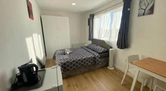 Comfortable Homely Studio Flat in Wembley
