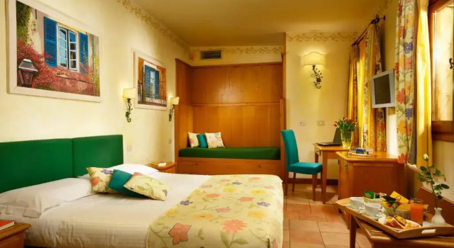 Четырёхместный номер Standard Hotel Santa Maria
