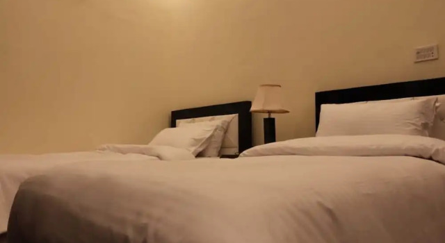 Lahore Hotel, Rezerwuj Hotel Tanie hotele w Lahaur, w pobliżu Lahore Stock Exchange