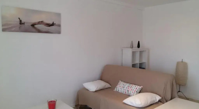 Toulon ouest T3 climatisé avec terrasse location à la semaine, Забронировать Отель Отели Тулона с парковкой, рядом с Отель Де Артс, Парковка