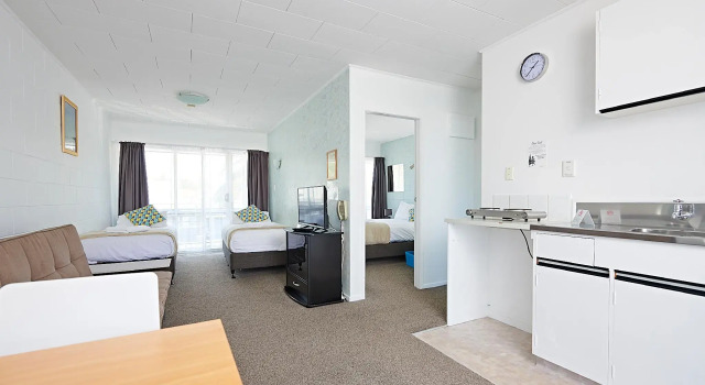 Апартаменты Roselands Motel