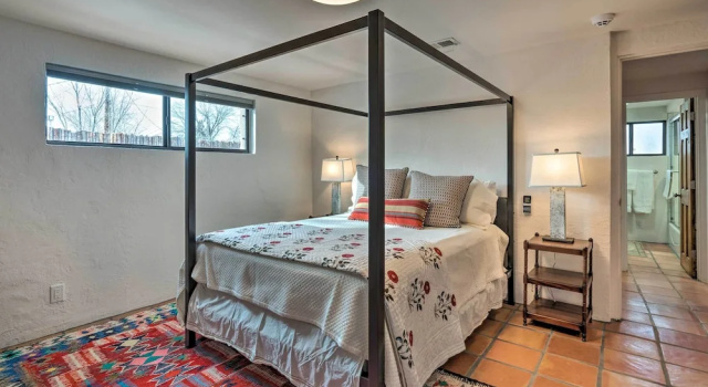 Adobe House w/ Patio - Walk to Dtwn Plaza & Shops!, Varaa Lomakoti Santa Fe New Mexico