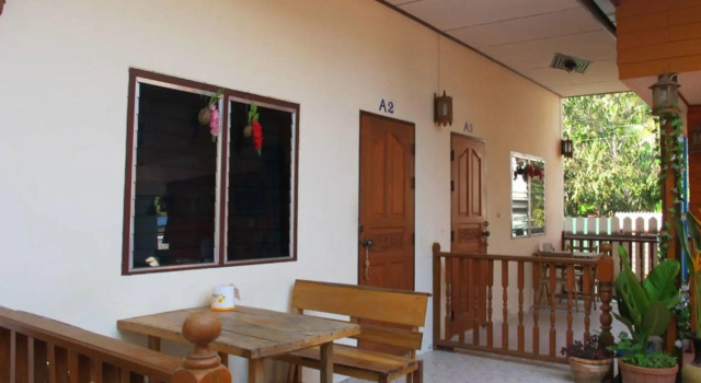Baan KruToy Homestay4, Забронировать Отель Отели Ампхава с парковкой, Парковка