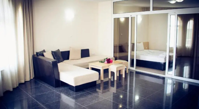 Люкс Apart Hotel Apolonia Palace