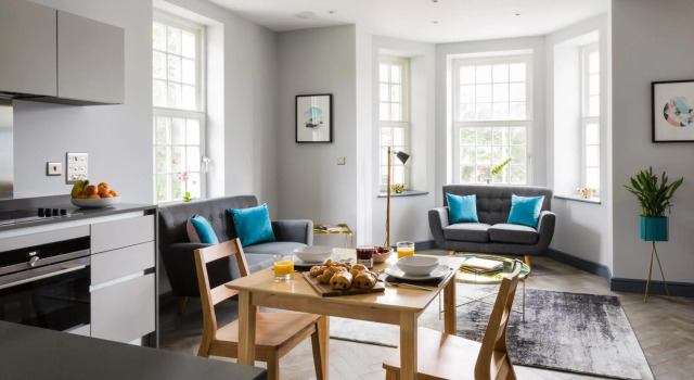 Farnborough Boutique Apartments By Flying Butler, Забронировать Апартаменты/квартира Отели Суррей с парковкой, Парковка