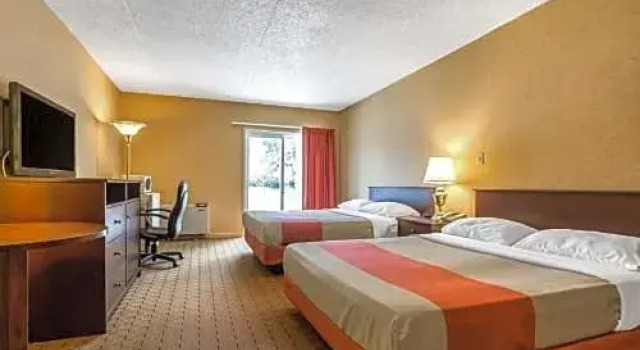 Четырёхместный номер Deluxe Motel 6-Trenton, ON