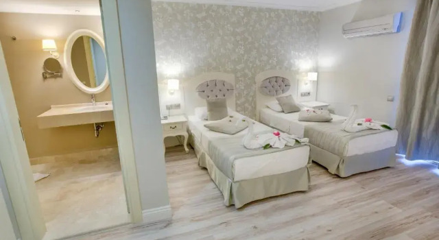 Трёхместный номер Deluxe с видом на город Pinehill Hotel & Suites