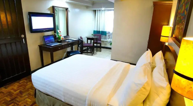 Полулюкс Fersal Hotel - Manila