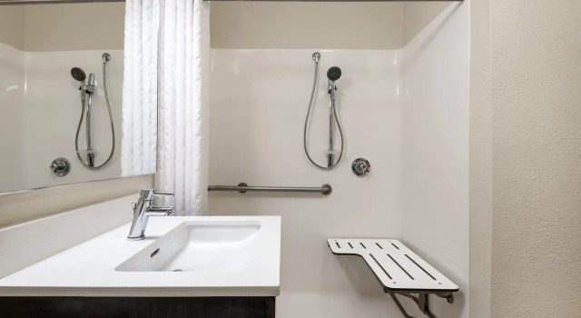 Двухместный номер Standard Candlewood Suites Durham by IHG