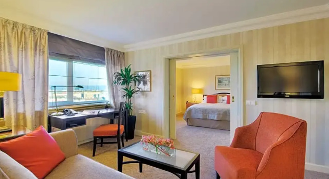 Люкс клубный семейный c 1 комнатой с видом на парк InterContinental Wien by IHG