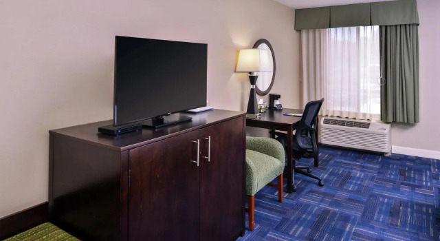 Четырёхместный номер Standard Hampton Inn Eugene