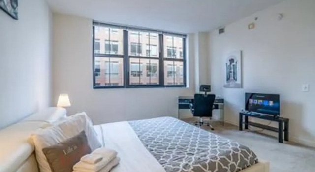 Waterfront Baltimore 2br Furnished Apartment 2 Bedroom Apts by RedAwning, Book Apartment Harbor East Baltimore, near Fell's Point Visitor Center