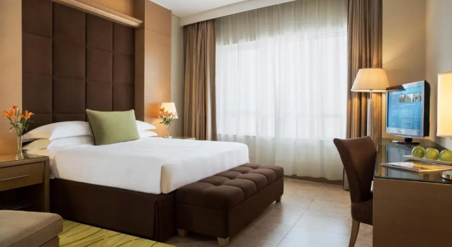 Люкс с 2 комнатами с балконом Nour Arjaan by Rotana-Fujairah