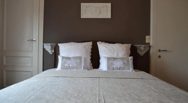 Guesthouse Expo 13, Забронировать Отель Гент Leiestreek, рядом с Millions Quarter