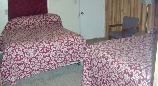 Paintbrush Inn Thermopolis, Забронировать Отель Отели Термополиса с парковкой, рядом с Hot Springs County Museum, Парковка