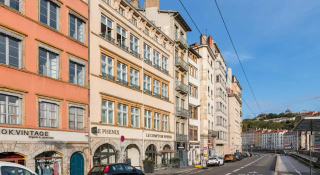 Le Phenix Hotel