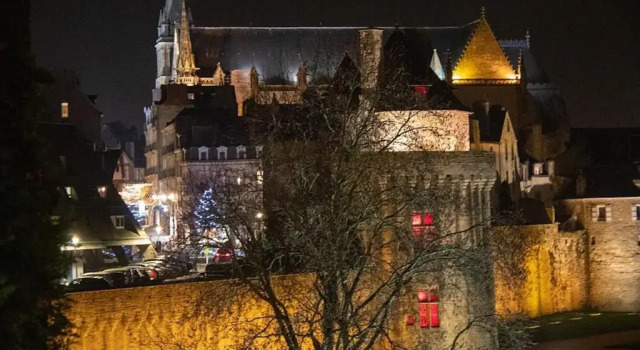 Апартаменты Appartement 4 personnes au cœur de Vannes