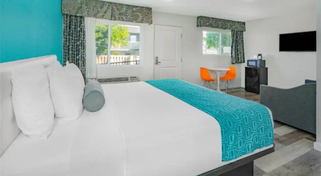 Люкс Howard Johnson Suites by Wyndham San Diego Chula Vista BayFront