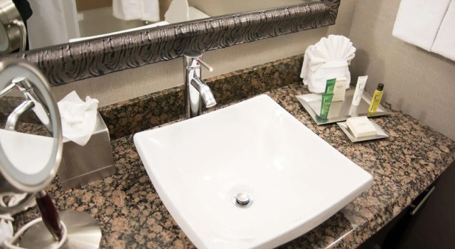 Двухместный номер Premium Hilton Charlotte University Place