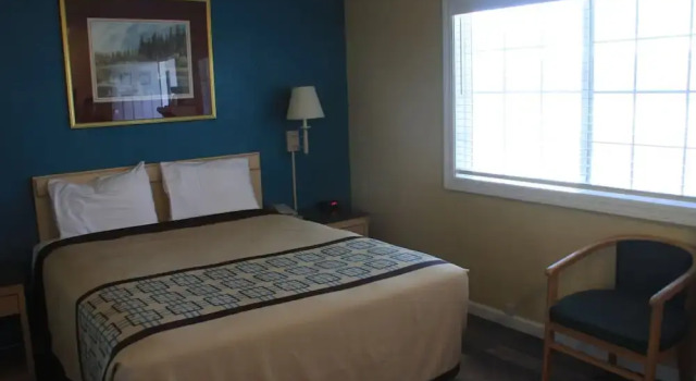 Penny Saver Inn