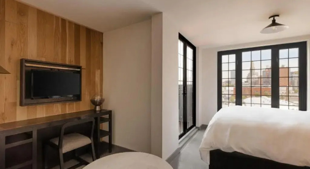Двухместный номер Standard с балконом Gowanus Inn & Yard, An Ascend Hotel Collection Member