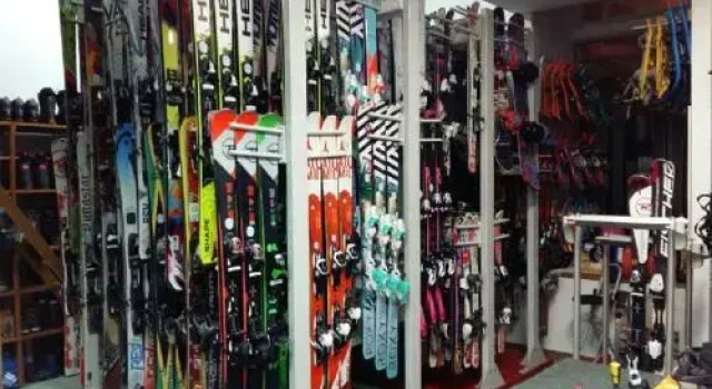 LAstazou "PRÊT gracieux du matériel de SKI" au studio, Забронировать Отель Отели Luz Ardiden Ski Resort 3 звезды, 3*