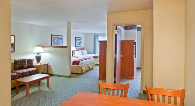 Семейный люкс Triple Play Resort Hotel & Suites