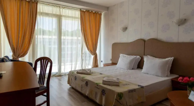 Двухместный номер Standard с балконом и с видом на парк SPA Hotel Sirius Beach