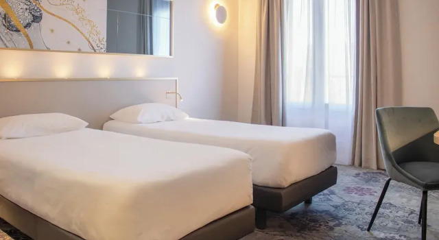 Номер Standard Brit Hotel Cahors Centre - Le Valentre