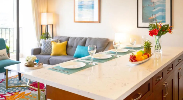 Beautiful 17th Floor Condo with AC, WiFi, Parking - Short Walk to Beach, Rezerwuj Hotel Waikiki Honolulu