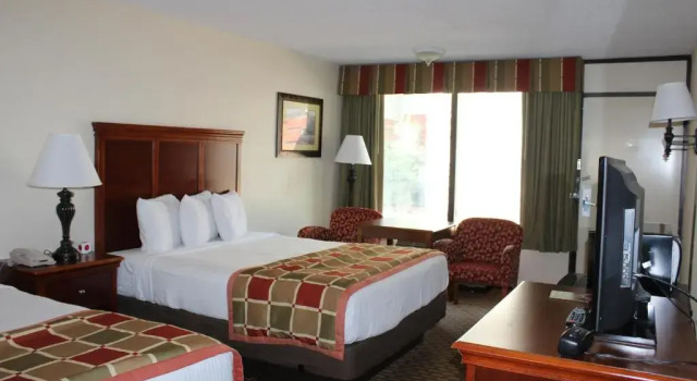 Четырёхместный номер Standard Great Smokies Inn - Cherokee