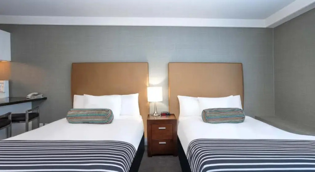 Студия Deluxe Sandman Hotel Vernon
