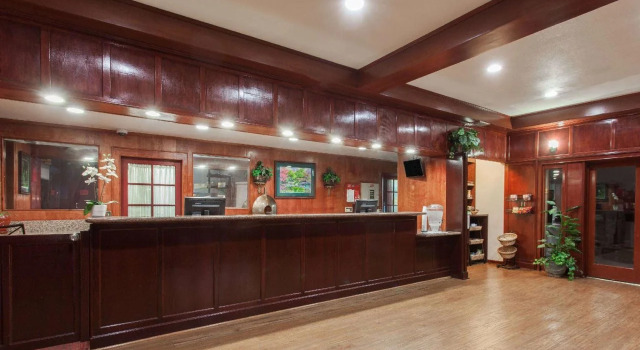 Capri Suites Anaheim