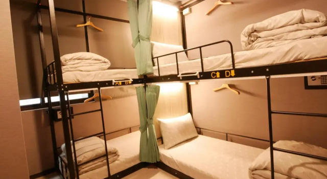 Кровать в общем номере (женский номер) Backpackers Hostel - Ximen