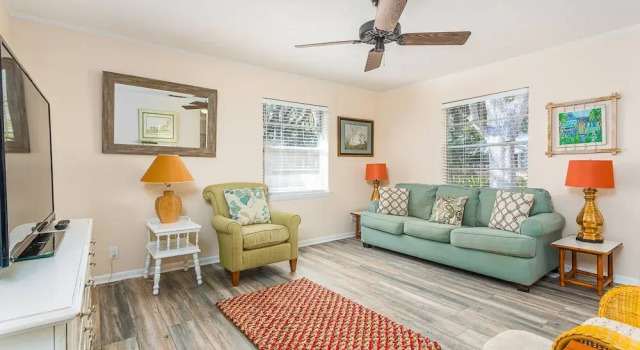 1055 College by Hodnett Cooper