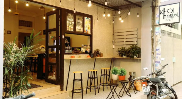 Кровать в общем номере Khoi Hostel