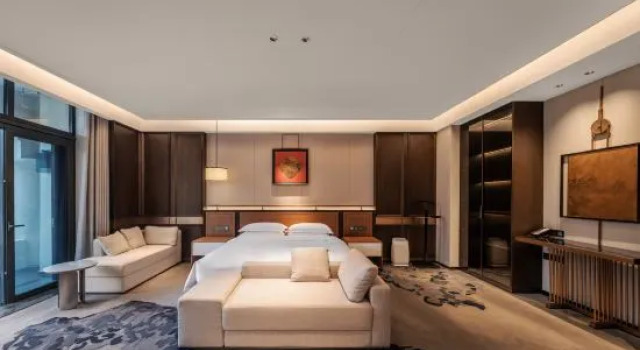 Люкс Howard Johnson Maitreya Plaza Xikou