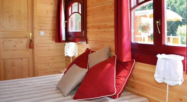Logis Hôtel le Relais, Забронировать Отель Отрив Drôme