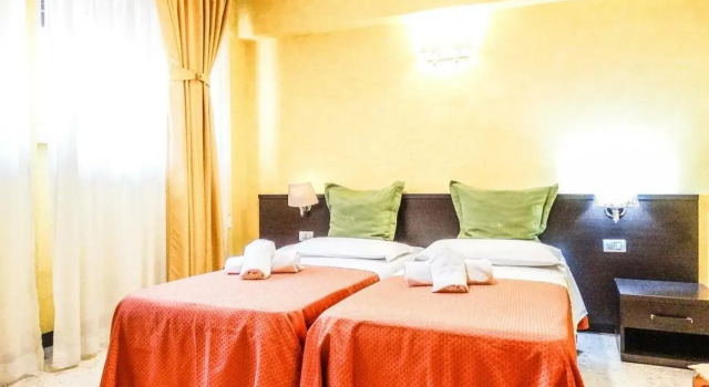 B&B Morelli 1, Забронировать Отель «постель и завтрак» Отели Рима с парковкой, рядом с Универмаг La Rinascente, Парковка