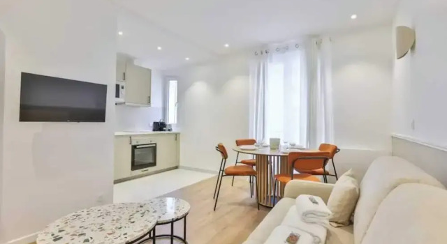 Апартаменты Super Apartment 4p/1br - Flee Market Saint Ouen