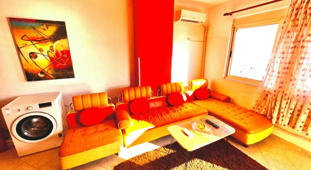 Beachfront Apartment With Stunning Sea Views, Rezerwuj Apartament Hotele w Durres County z parkingiem, Parking