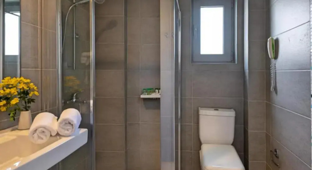Четырёхместный номер Standard с видом на горы Maritimo Beach Hotel
