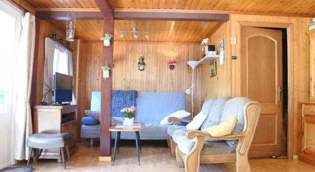 Шале Charming Holiday Chalet Located in a Private Estate With Fenced Garden