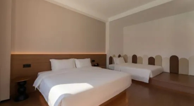 Люкс Manhui Swimming Pool Resort Hotel (Sanya Phoenix Airport)