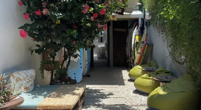 The Cafecito Surf School & Guesthouse